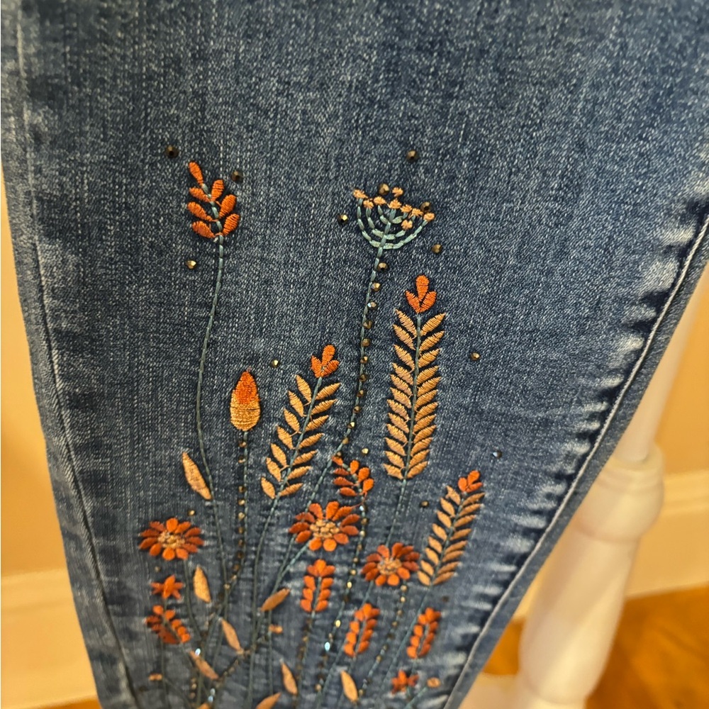 FDJ Women's Blue  Jeans with Embroidered Detail